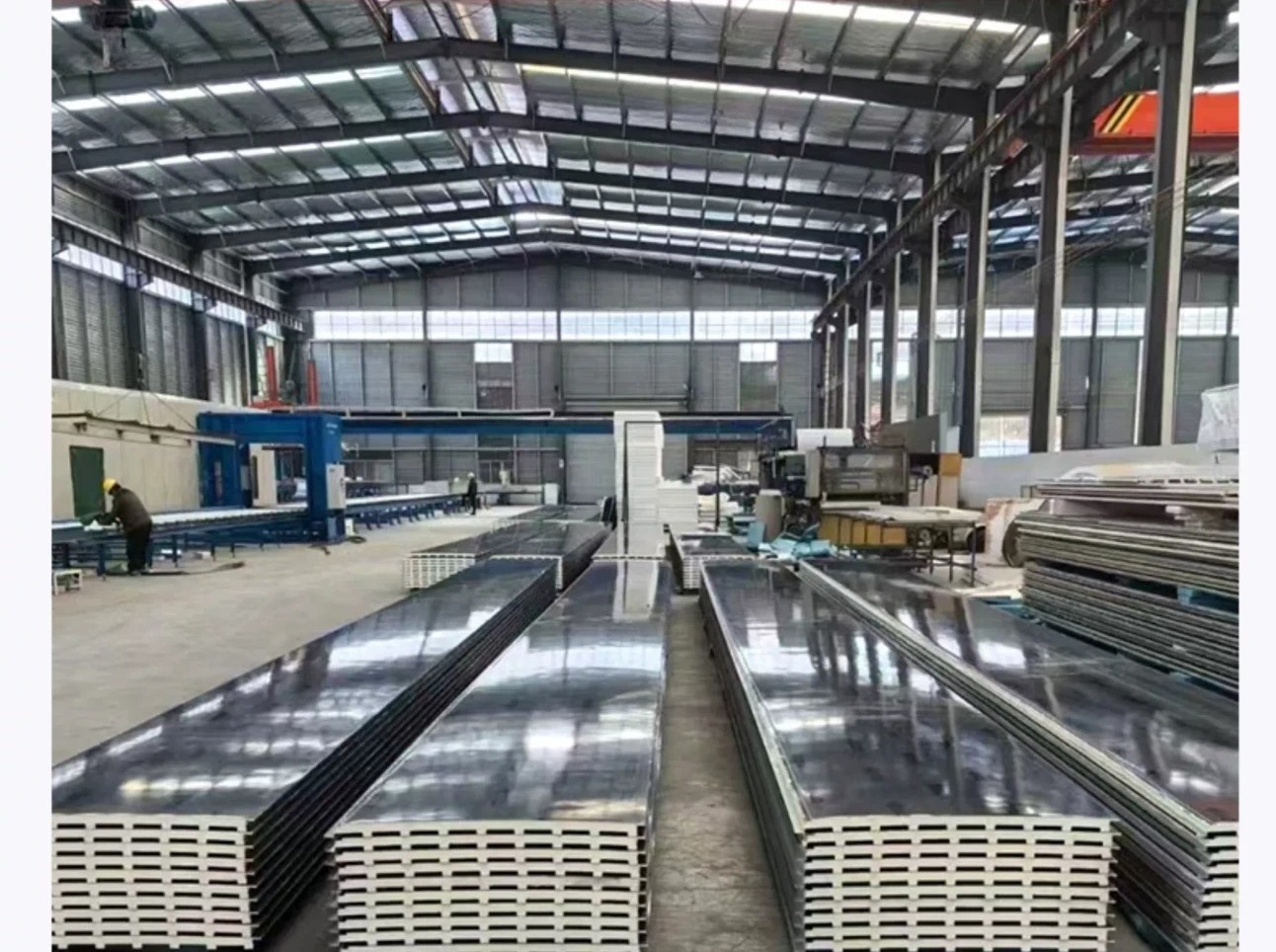 Insulated aluminum panel production workshop